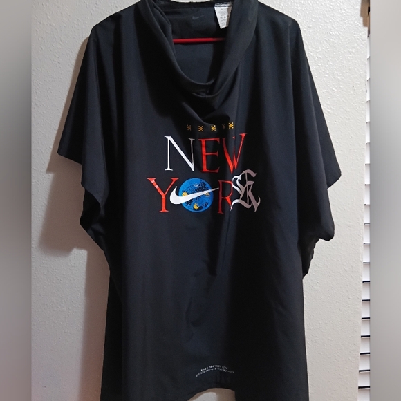 Nike New York Poncho - Picture 2 of 10